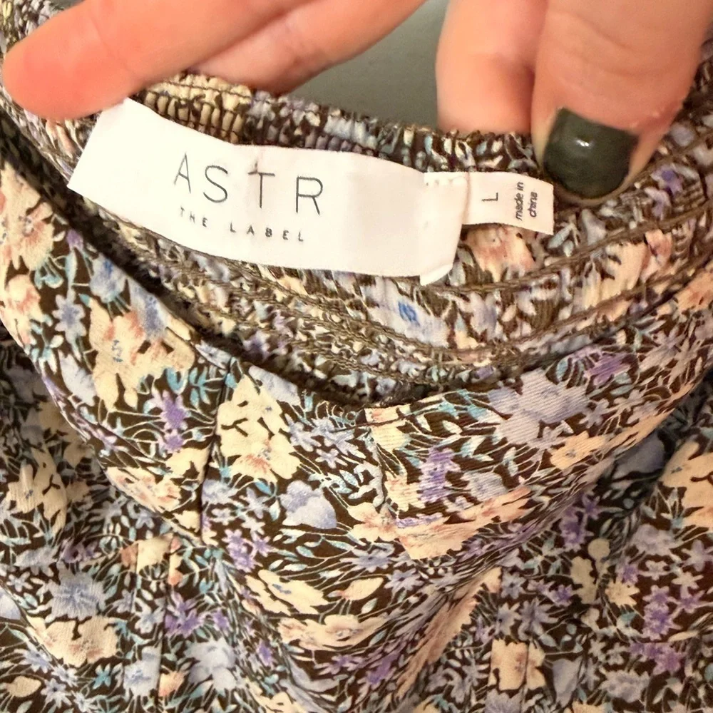ASTR The Label Floral Smocked Boned Crop Top Large Puff Sleeve